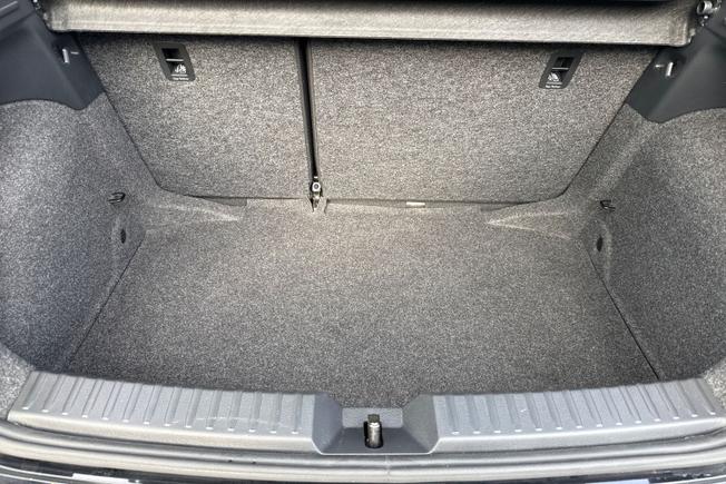 SEAT Ibiza Photo 12