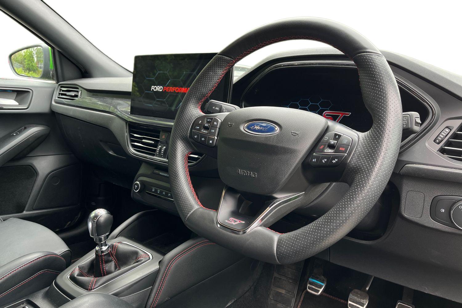 Ford Focus Photo 8