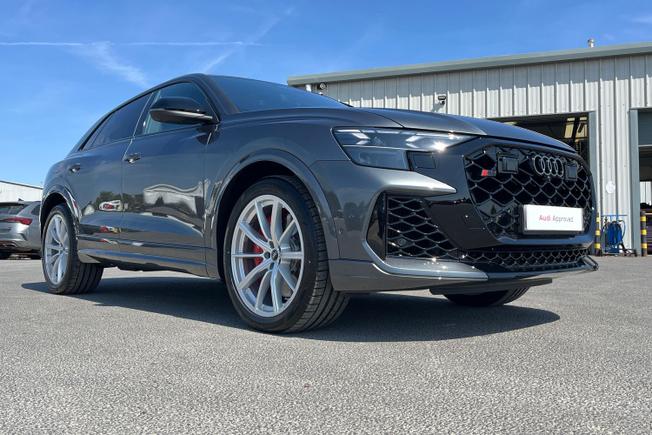 AUDI Rsq8 Photo 21