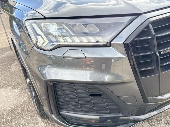 AUDI Q7 Photo 36