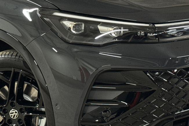VOLKSWAGEN Tiguan Photo 19
