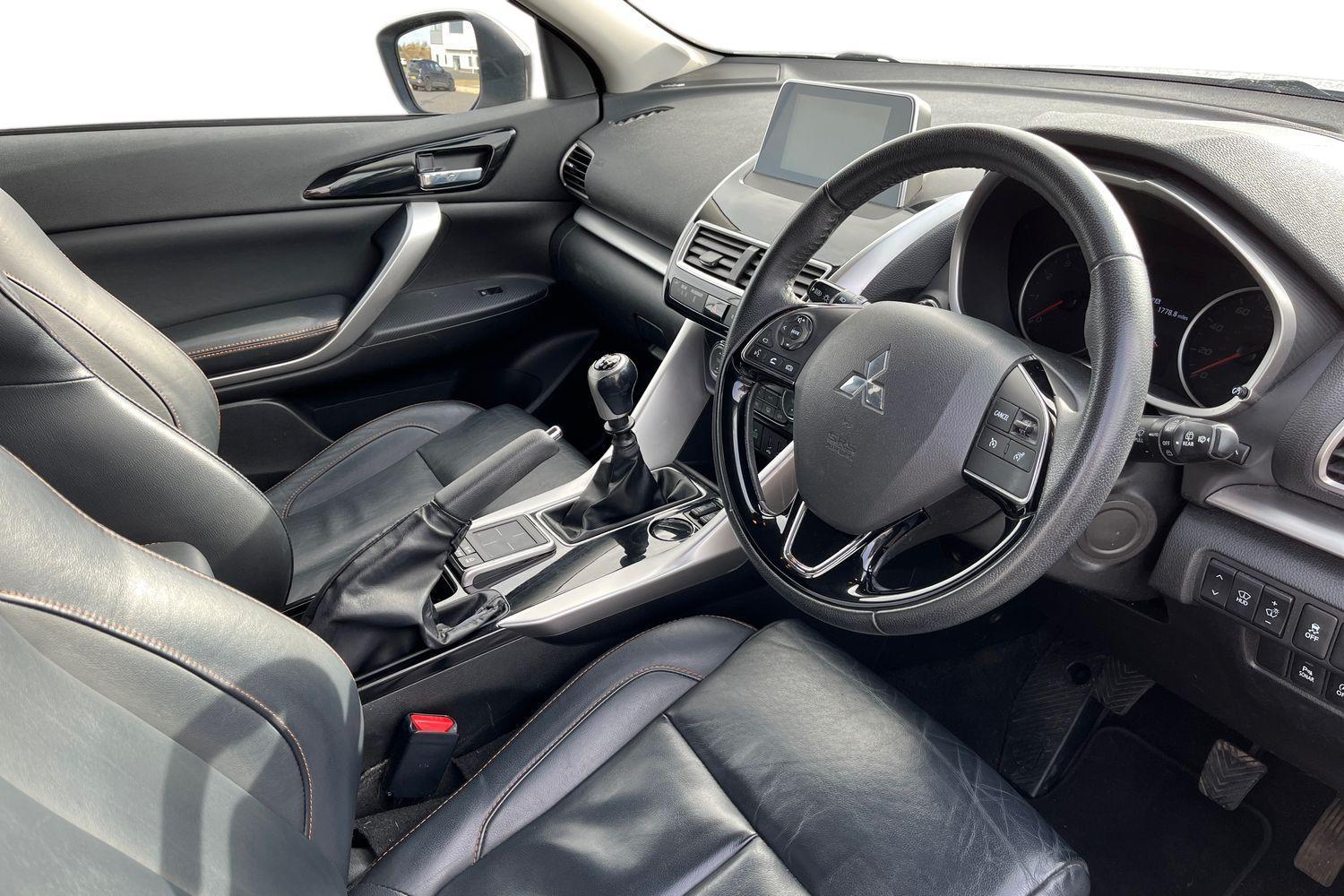 Mitsubishi ECLIPSE CROSS Photo 8