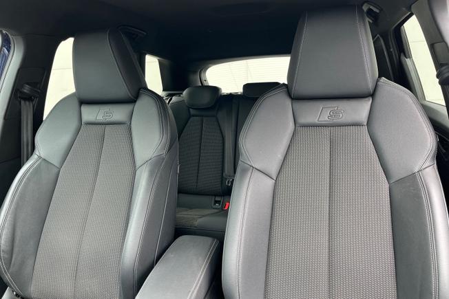 AUDI Q4 E-Tron Photo 21