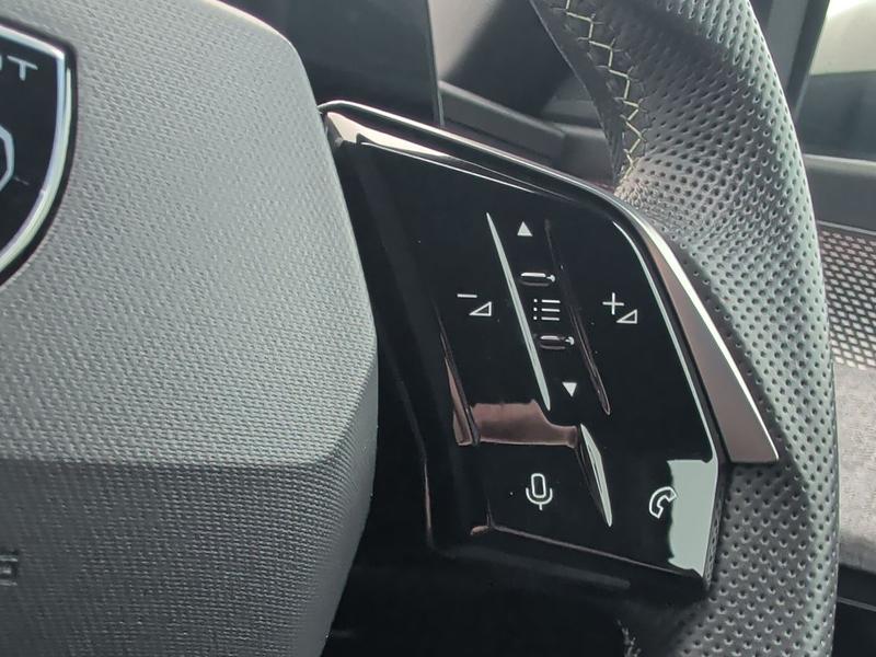 Used Peugeot E-3008 NV24VOB 37