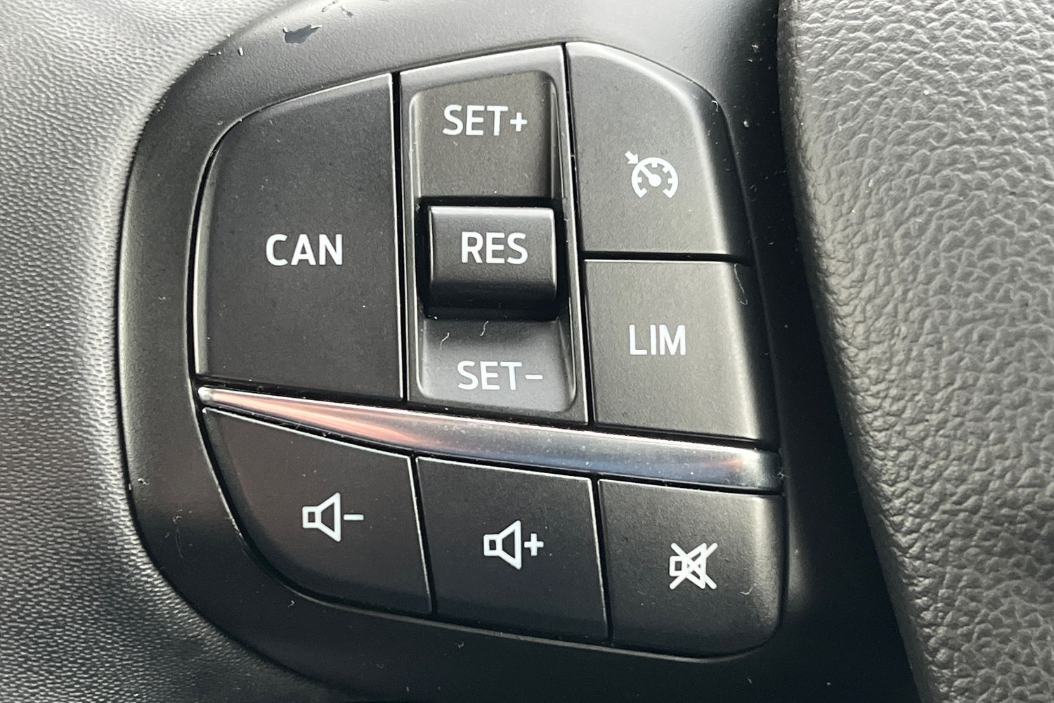 Ford FOCUS Photo 25