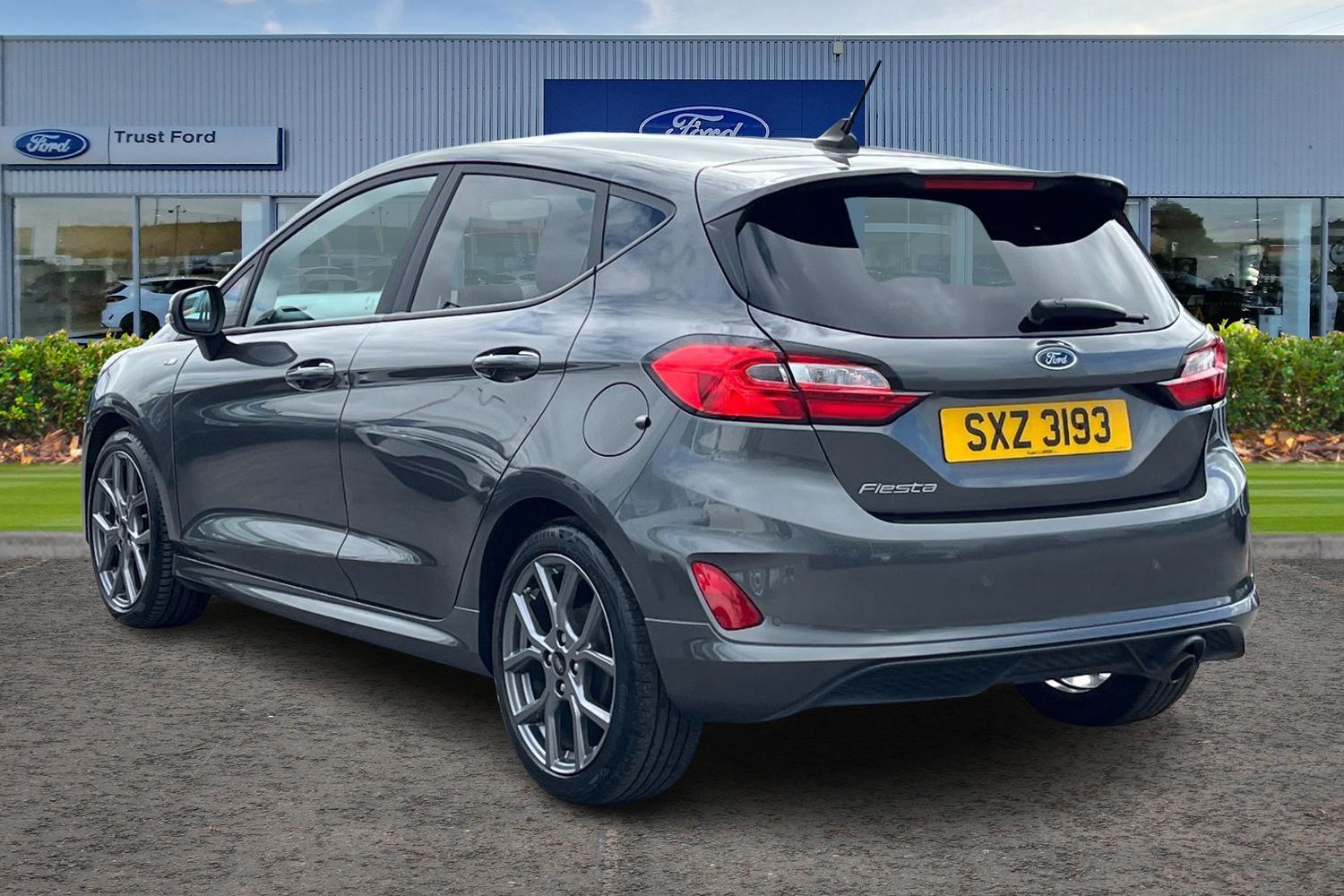 Ford FIESTA Photo 1