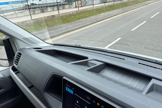 VOLKSWAGEN Crafter Photo 45