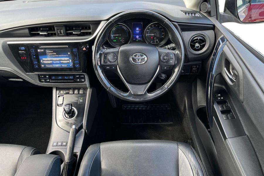 Toyota Auris Photo autoimg-4cffa246f791159fed03f9d78441cd9496b3499b.jpg