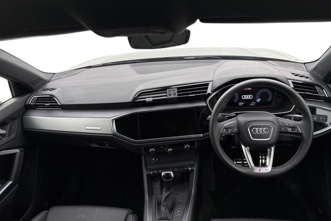 AUDI Q3 Photo 10