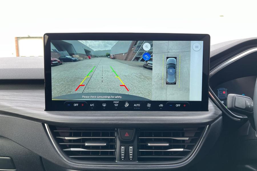 Ford Kuga Photo autoimg-4d02ce729017bf511cc72983e7d910355ffb6739.jpg