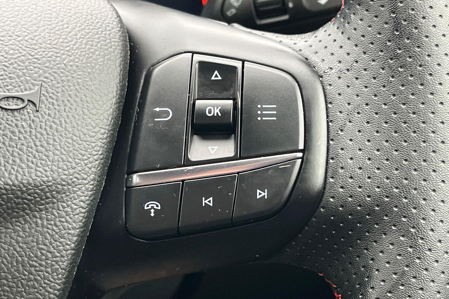 Ford KUGA Photo 32