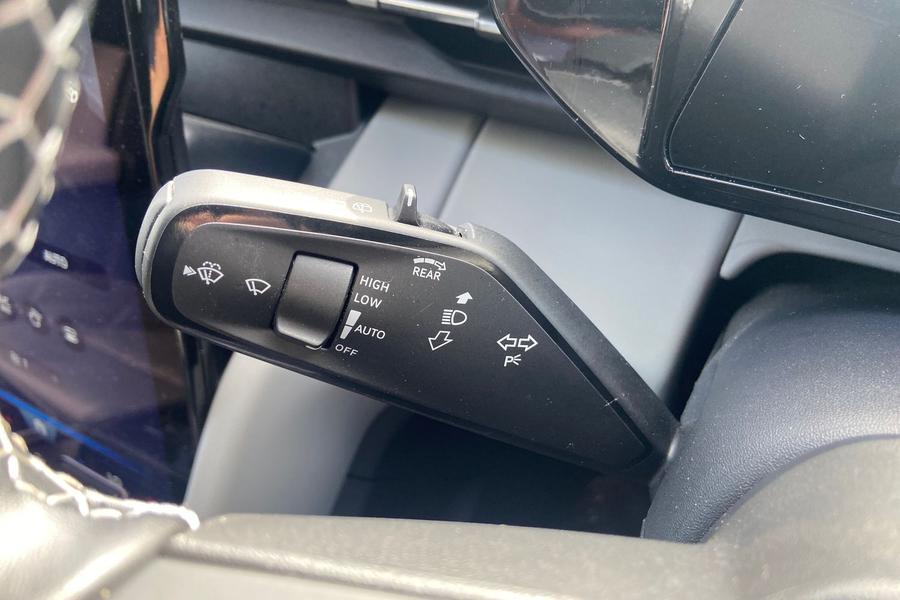 Ford EXPLORER Photo autoimg-4d09bba5280eb56d60bcf75a8b8be0d61333d7d0.jpg