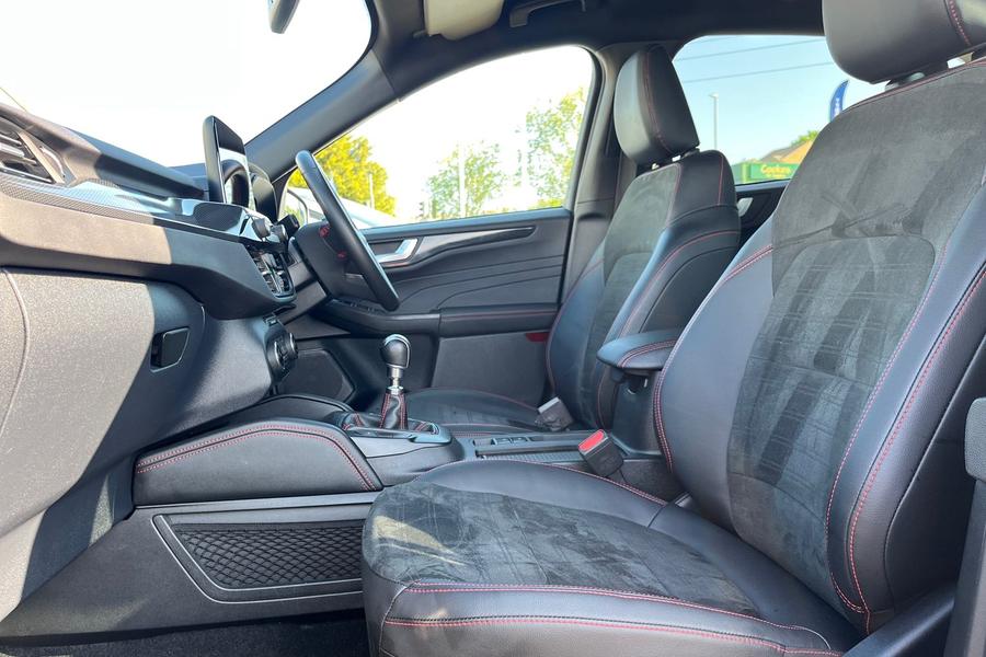 Ford Kuga Photo autoimg-4d12cf811278e92b7614f2d30308b84567f824c0.jpg