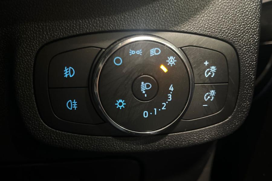 Ford FIESTA Photo autoimg-4d13c4ed5e7408f9c19892f16ca2facc22928fef.jpg