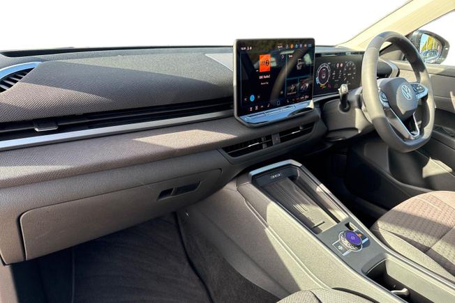 VOLKSWAGEN T-Roc Photo 2