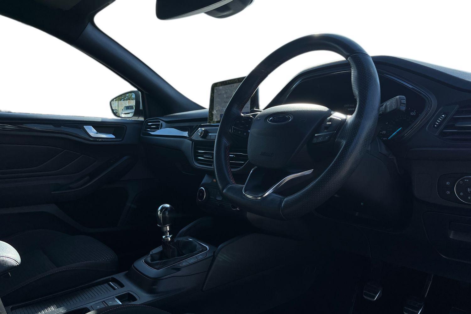 Ford FOCUS Photo 8
