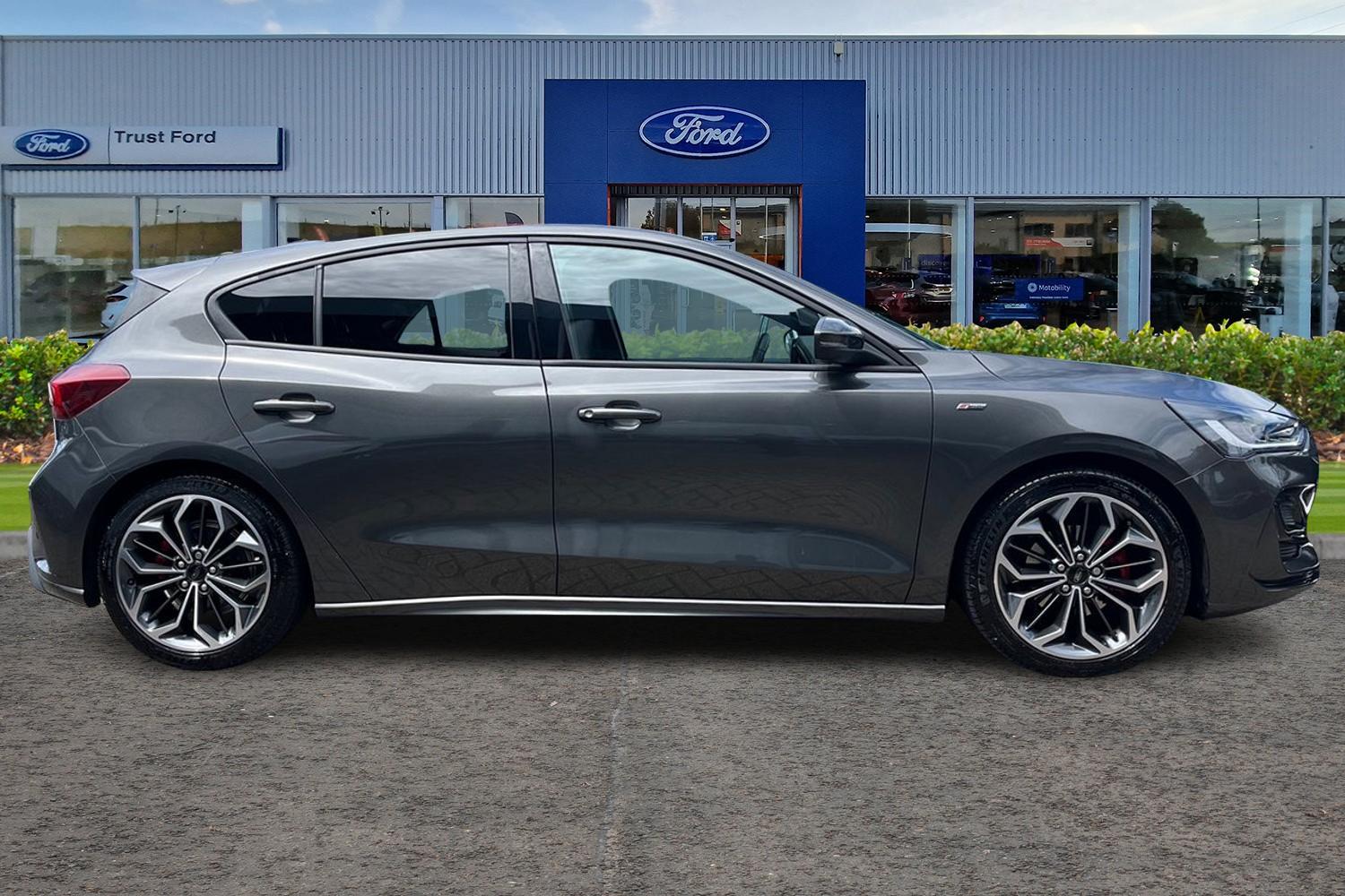 Ford Focus Photo 2