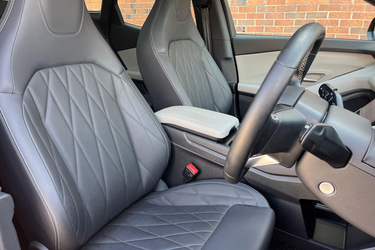 Ford Explorer Photo 16