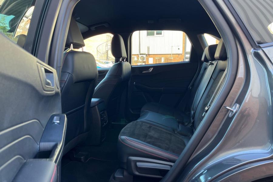 Ford Kuga Photo autoimg-4d212bd95aaf8070ef0947ef143fe93d4f3bfbcd.jpg