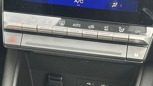 Renault Symbioz Photo autoimg-4d213d8eeb3e0e10d81c8e687c30fb6d8d485ddb.jpg