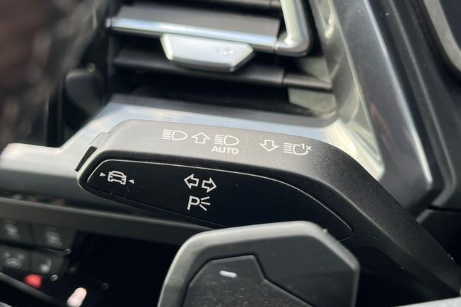 AUDI Q4 e-tron Photo 55