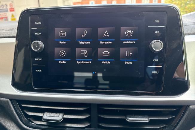 VOLKSWAGEN T-Roc Photo 14