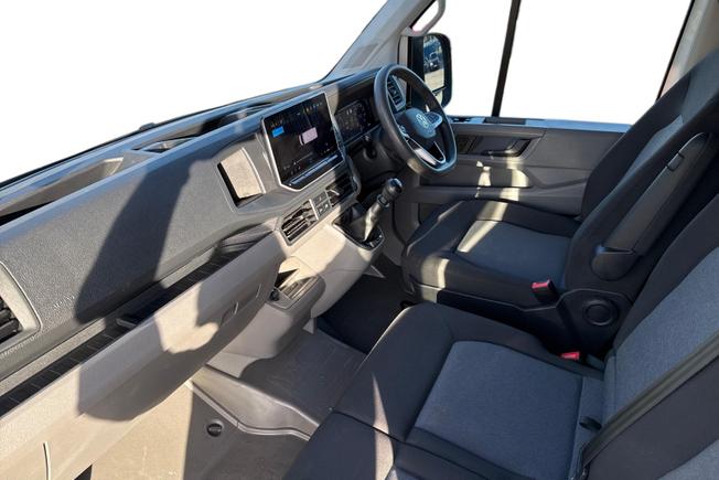 VOLKSWAGEN Crafter Photo 2