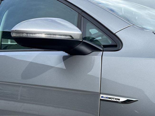 VOLKSWAGEN Golf Photo 20