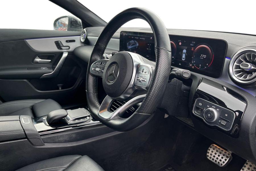 Mercedes-Benz CLA Photo autoimg-4d306cbe13a5181a87c2689a5c80d133f9ecf814.jpg
