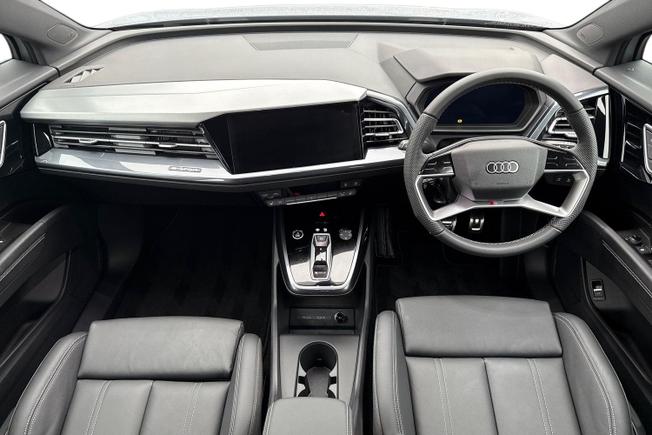AUDI Q4 e-tron Photo 10