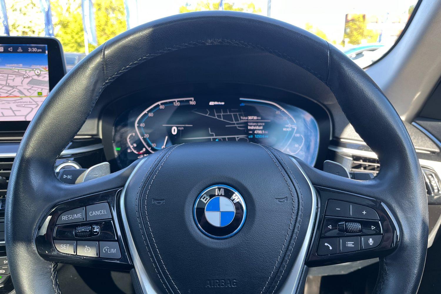 BMW 5 SERIES Photo 11