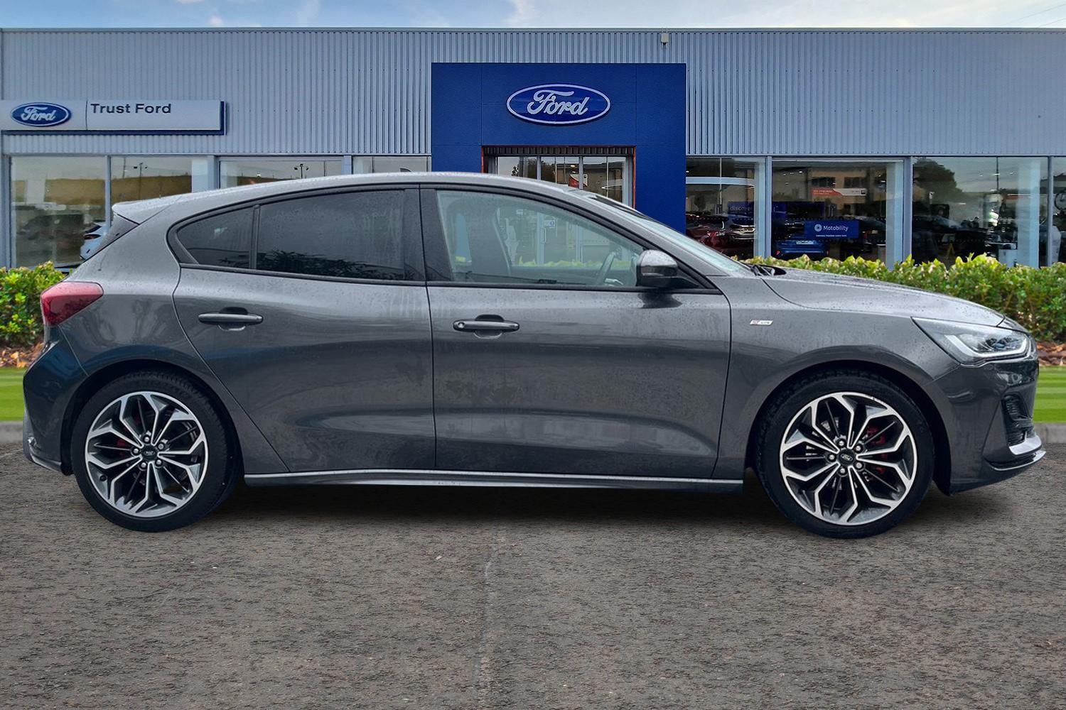 Ford FOCUS Photo 2