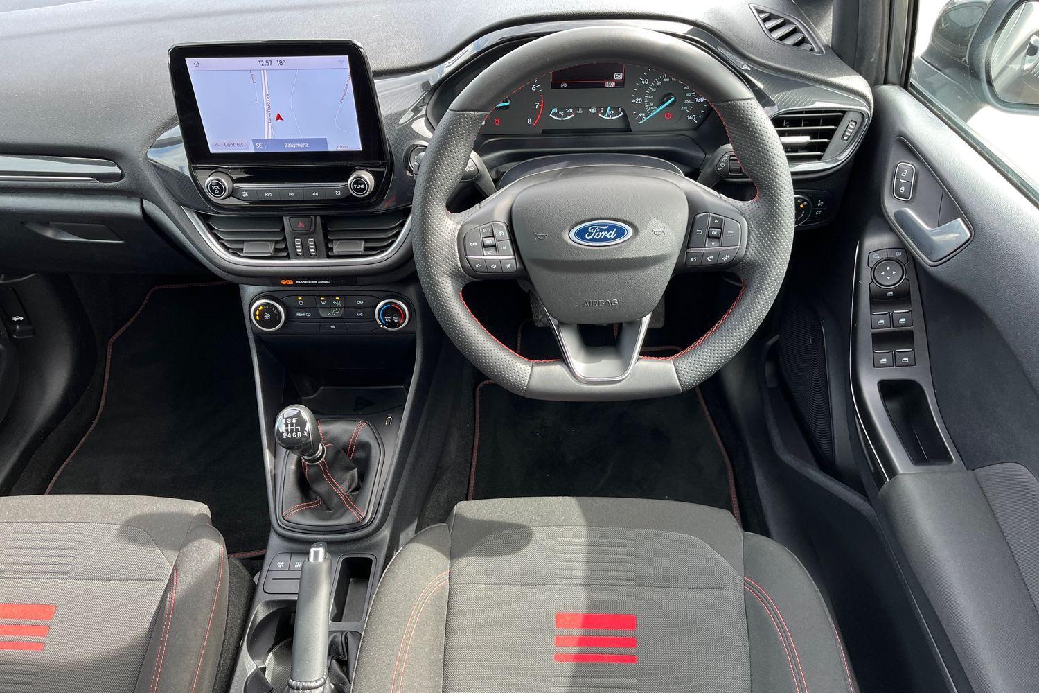 Ford FIESTA Photo 10