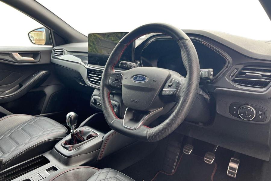 Ford FOCUS Photo autoimg-4d42519c94950b7c26ab2bd53cbf338790d50cac.jpg