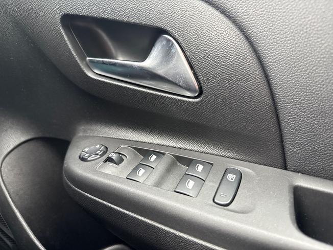 Vauxhall Corsa Photo 26
