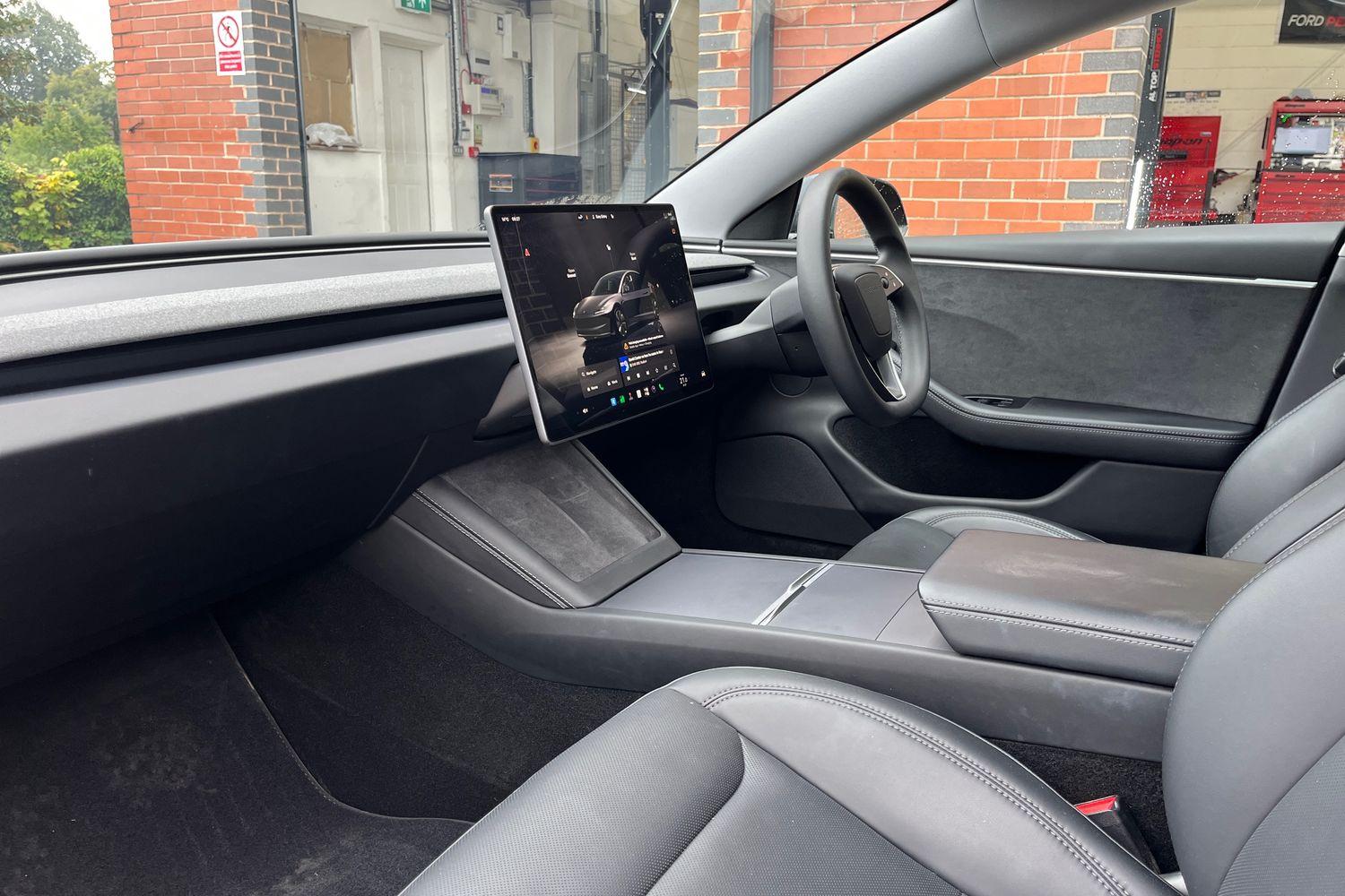 TESLA MODEL 3 Photo 17