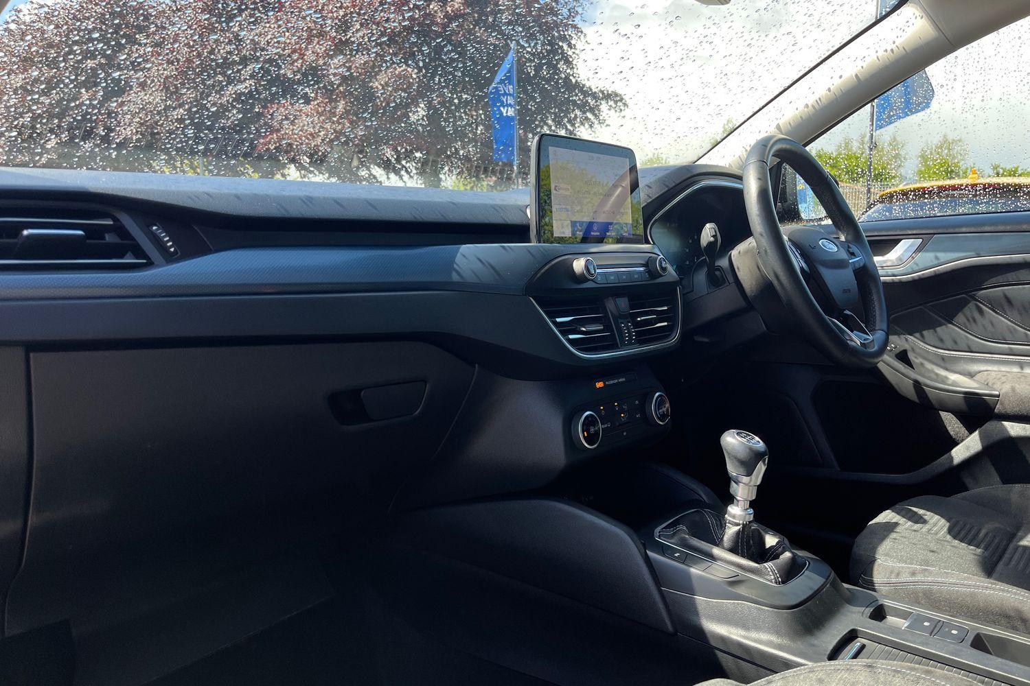 Ford Focus Photo 17