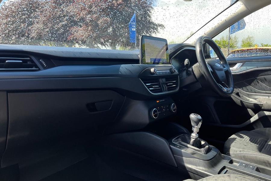 Ford Focus Photo autoimg-4d432d33790481275baba364aa2c83d5e65ec549.jpg