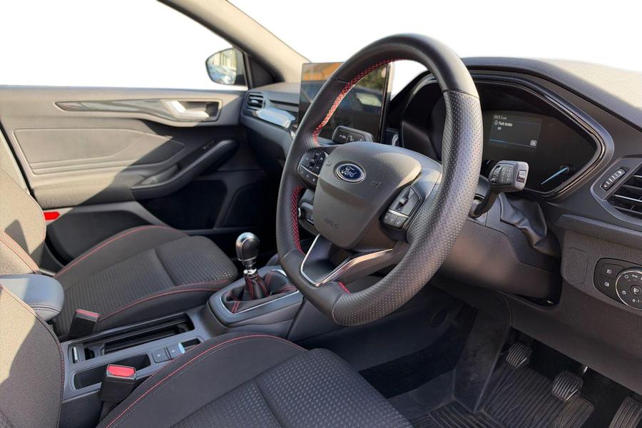 Ford FOCUS Photo autoimg-4d46ee62674545dda9f21f578f957d1e1030151a.jpg