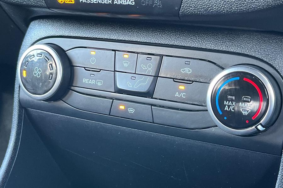 Ford FIESTA Photo autoimg-4d4a228bb7feaffb3768c9dc3ecaf7846d8618b5.jpg