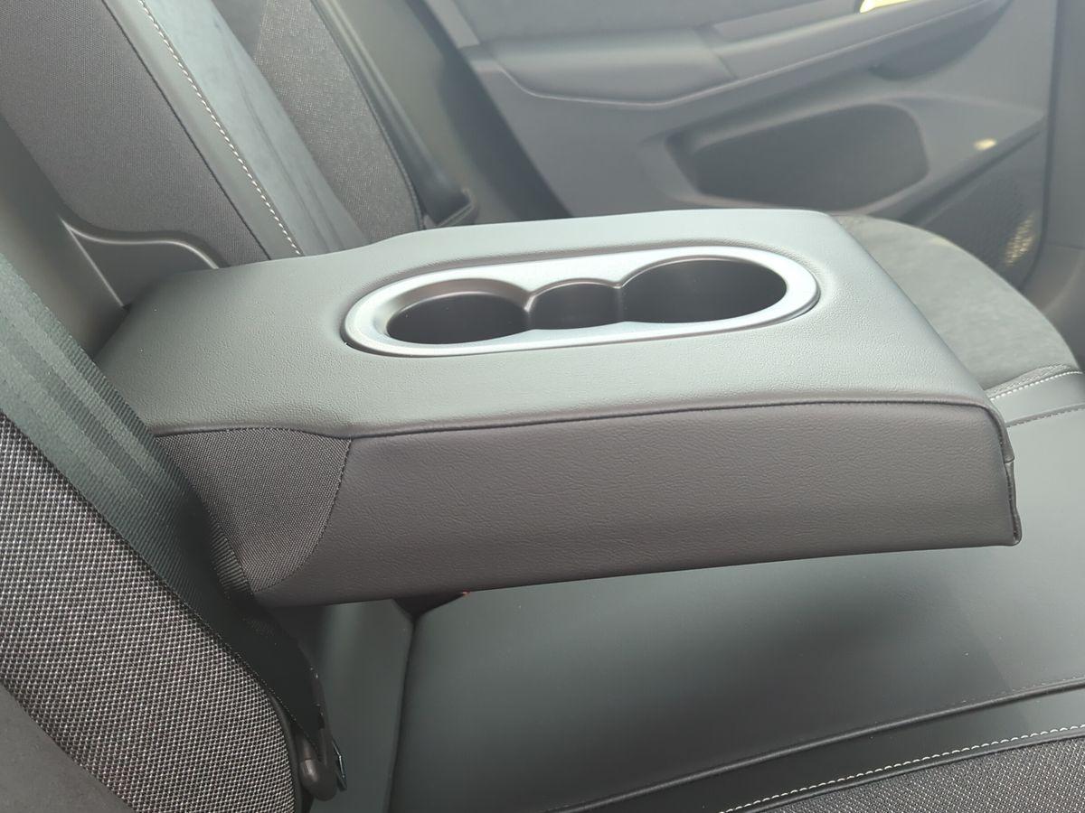 Volkswagen Golf Photo autoimg-4d4ad5460dbad57e3c0330896b13626db71b34c4.jpg