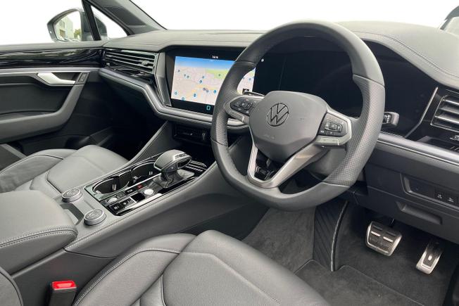 VOLKSWAGEN Touareg Photo 6