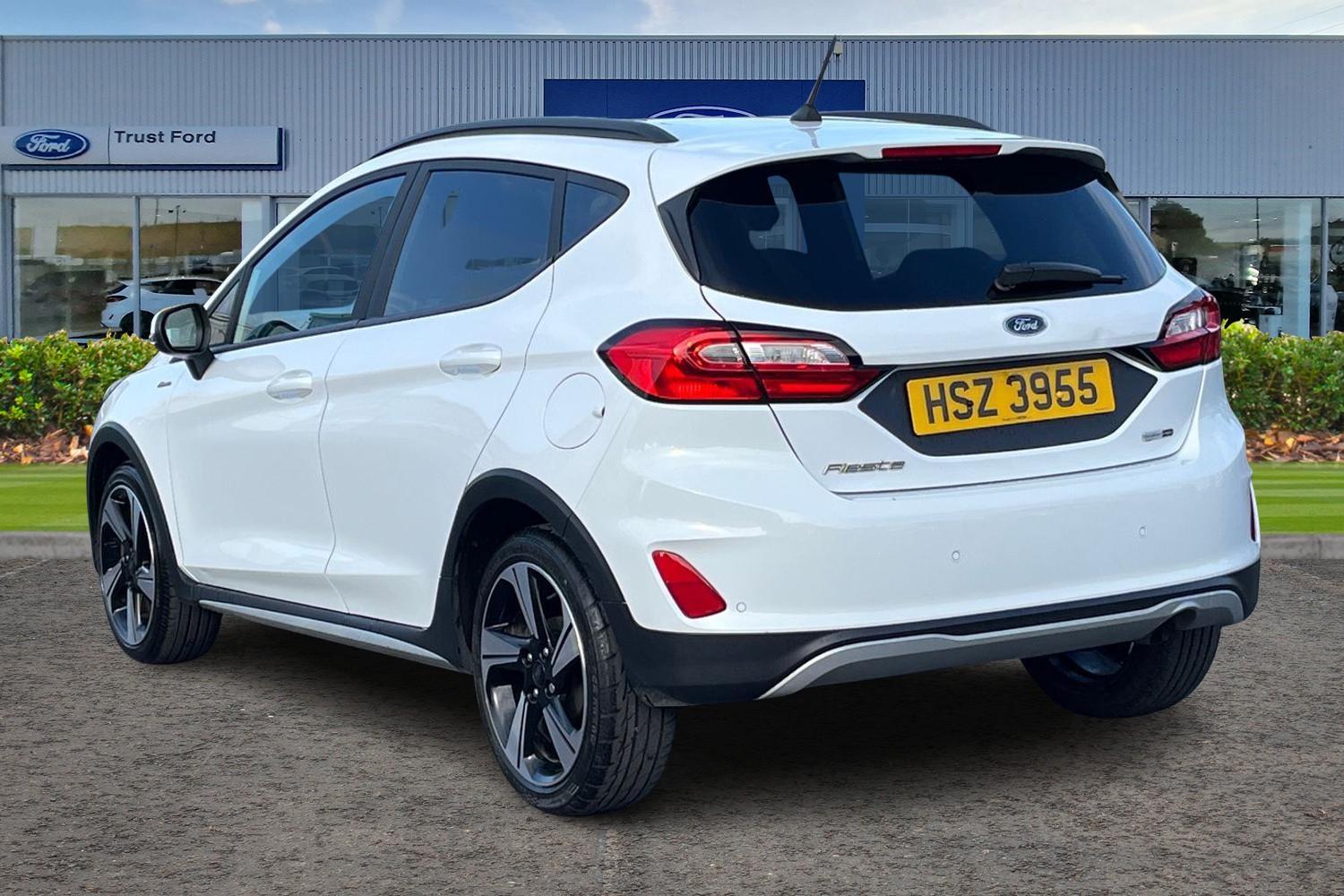 Ford FIESTA Photo 1