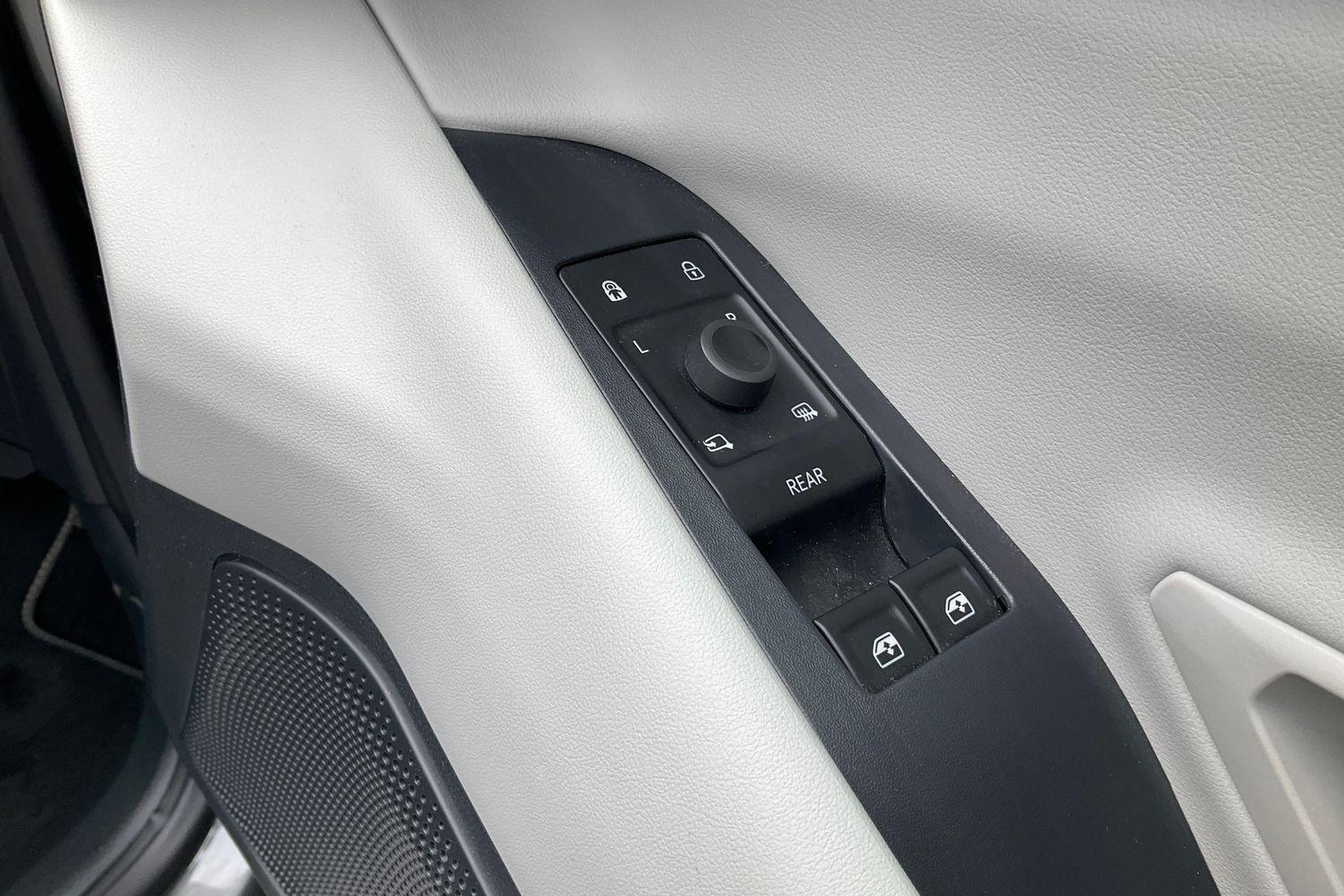 Ford Explorer Photo 15