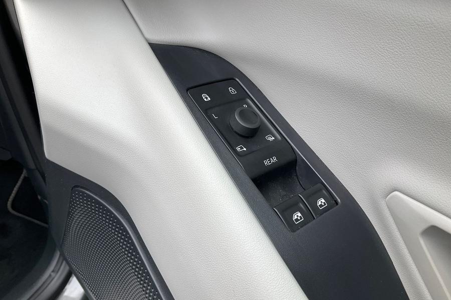 Ford Explorer Photo autoimg-4d4dc2b427c199d134ddd8057e892436c403aa2b.jpg