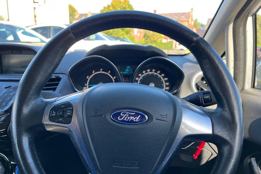 Ford Fiesta Photo autoimg-4d4deec8f8c6efd9706eb4b50a0847e349d26bc0.jpg