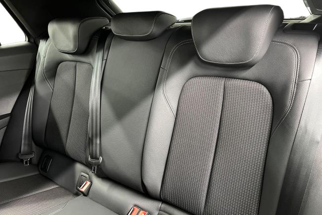 AUDI Q2 Photo 9