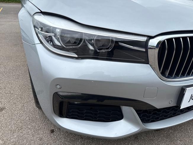 BMW 7 Series Photo 34