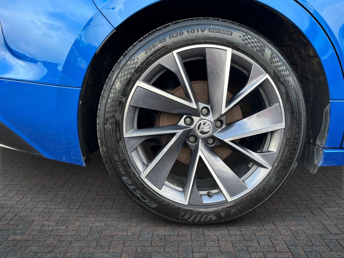 Skoda Enyaq Photo 8
