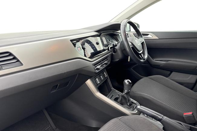 VOLKSWAGEN Polo Photo 2